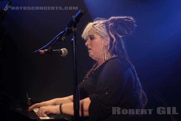 SARAH MCCOY - 2014-02-14 - PARIS - La Maroquinerie - 